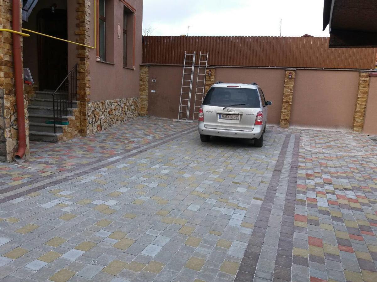 Guest House Zhanna Berehove  Dış mekan fotoğraf